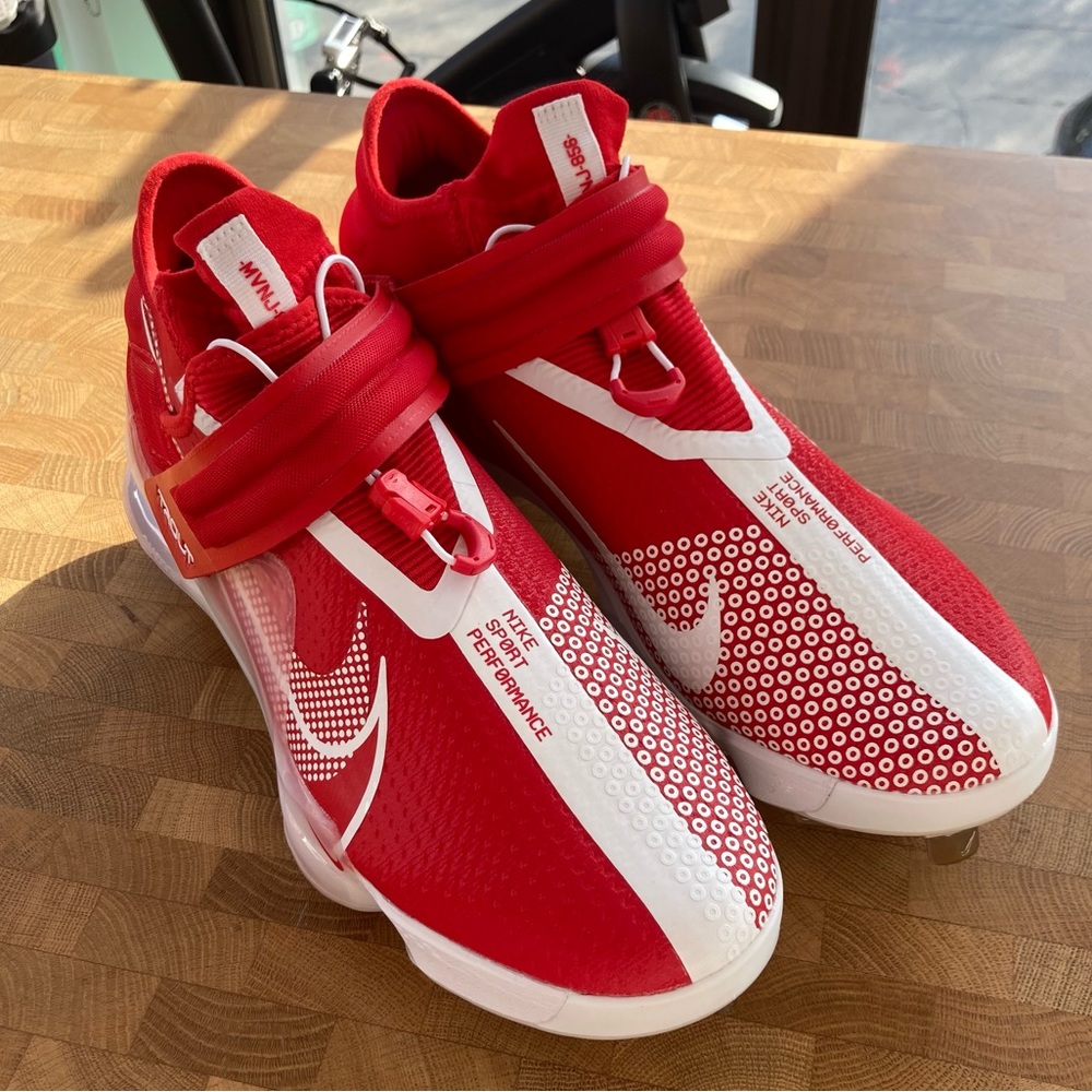 Nike Men's Force Zoom Trout 7 Metal Baseball Cleats
